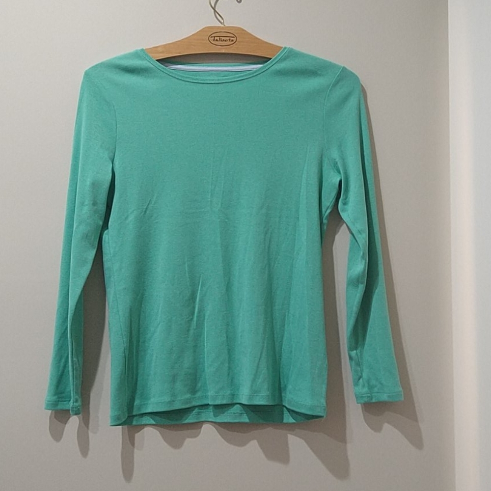Mint wrist length sleeve shirt